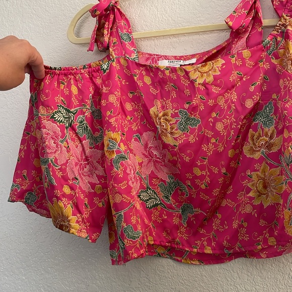 Forever 21 floral off the shoulder top - Picture 3 of 5